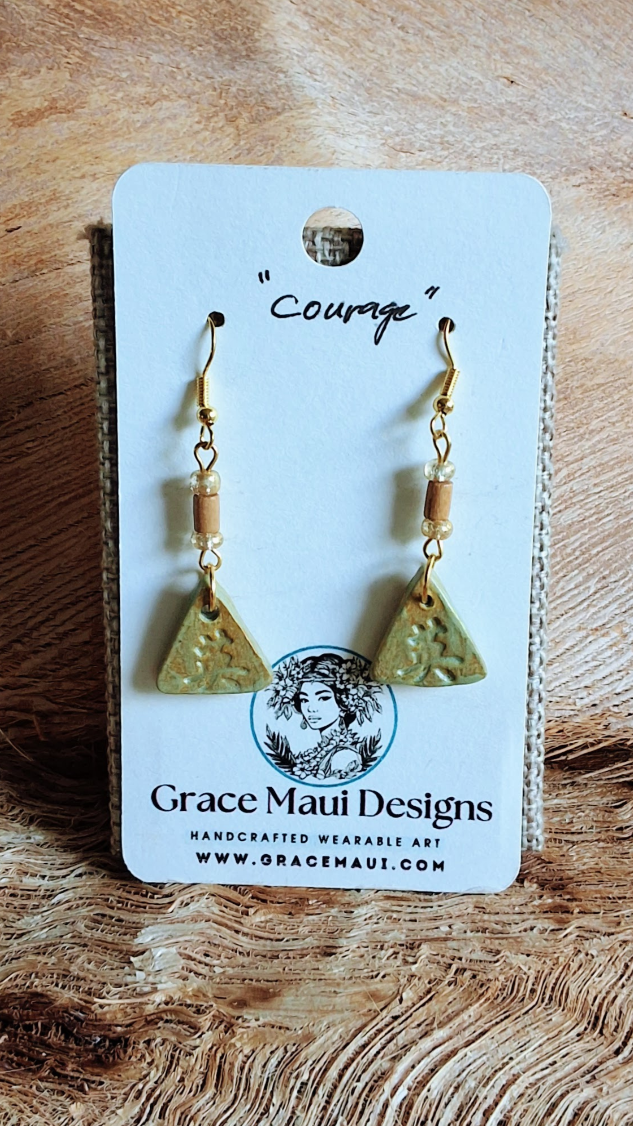 EAR-CRG01BNS: Courage in Kanji Triangle Ceramic Earrings – Butternut Squash Glaze