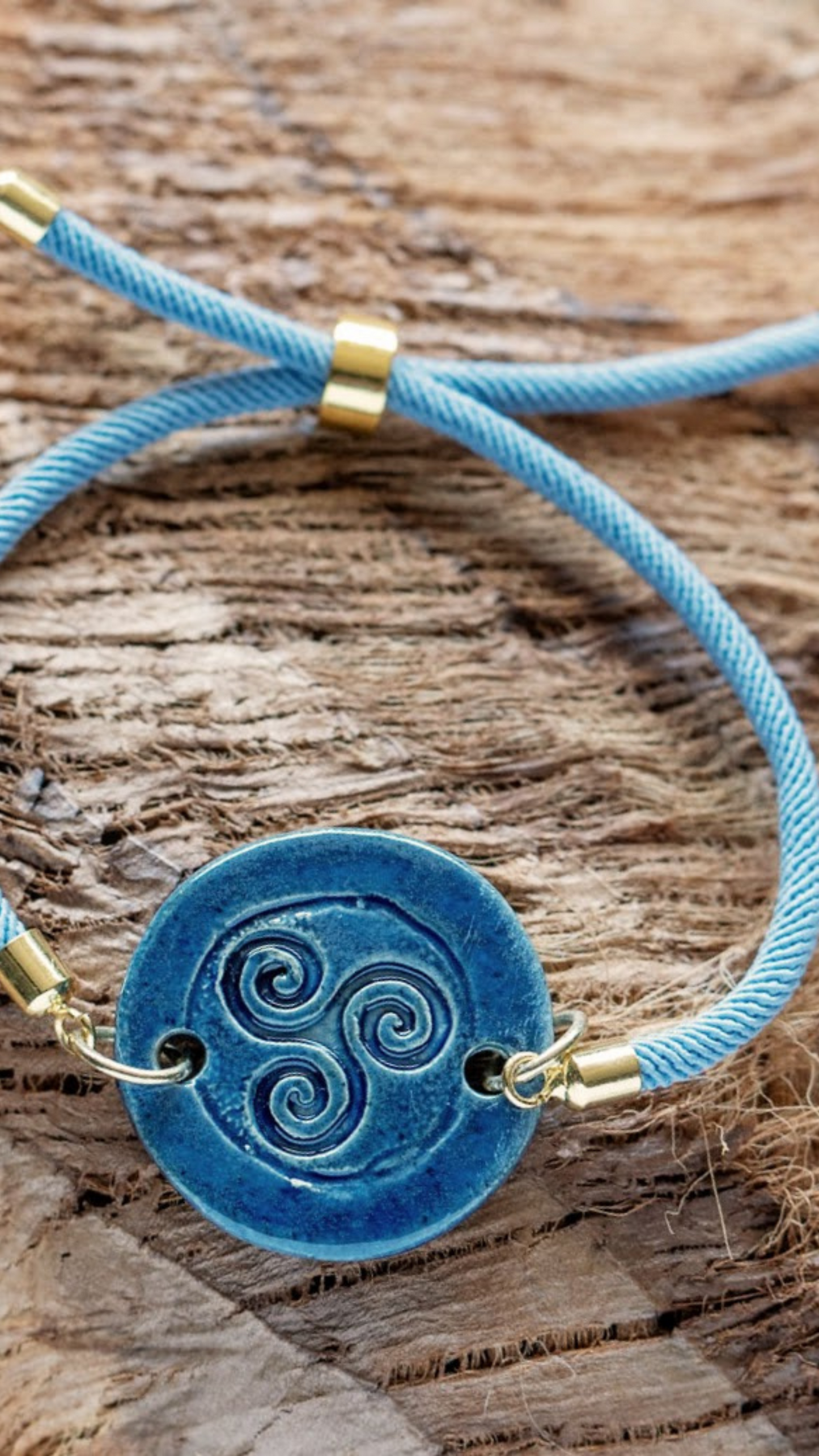 BLT-WTR01ABL: Water Celtic Ceramic Bracelet - Dark Blue glaze