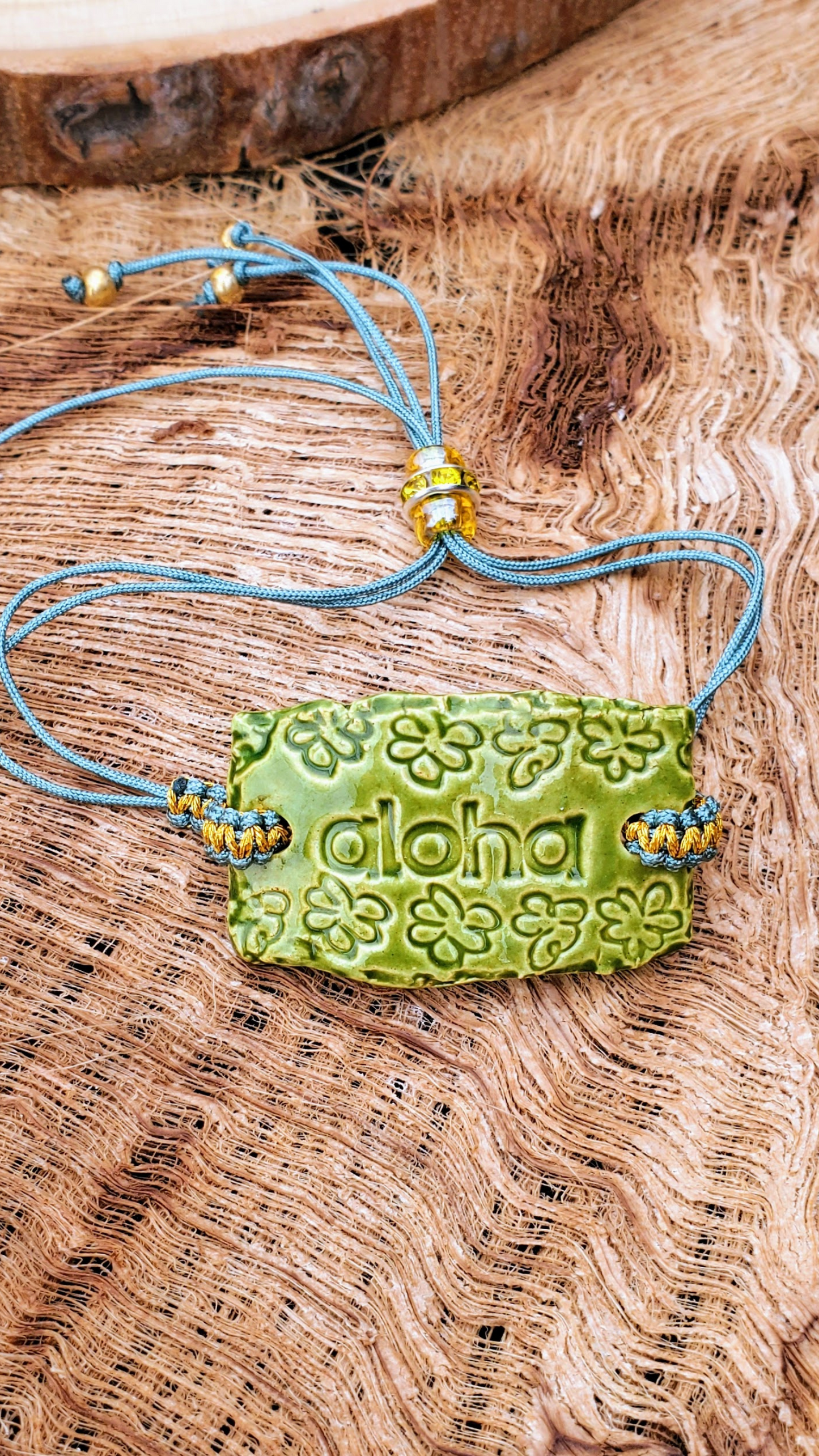 BLT-ALO01GRN: Aloha and Leis Adjustable Ceramic Bracelet – Green Glaze