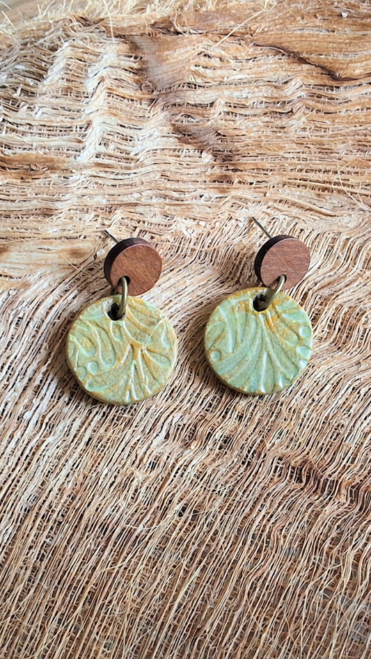EAR-FRN04BNS: Hawaiian Fern Heart Ceramic Post Earrings in Butternut Squash glaze