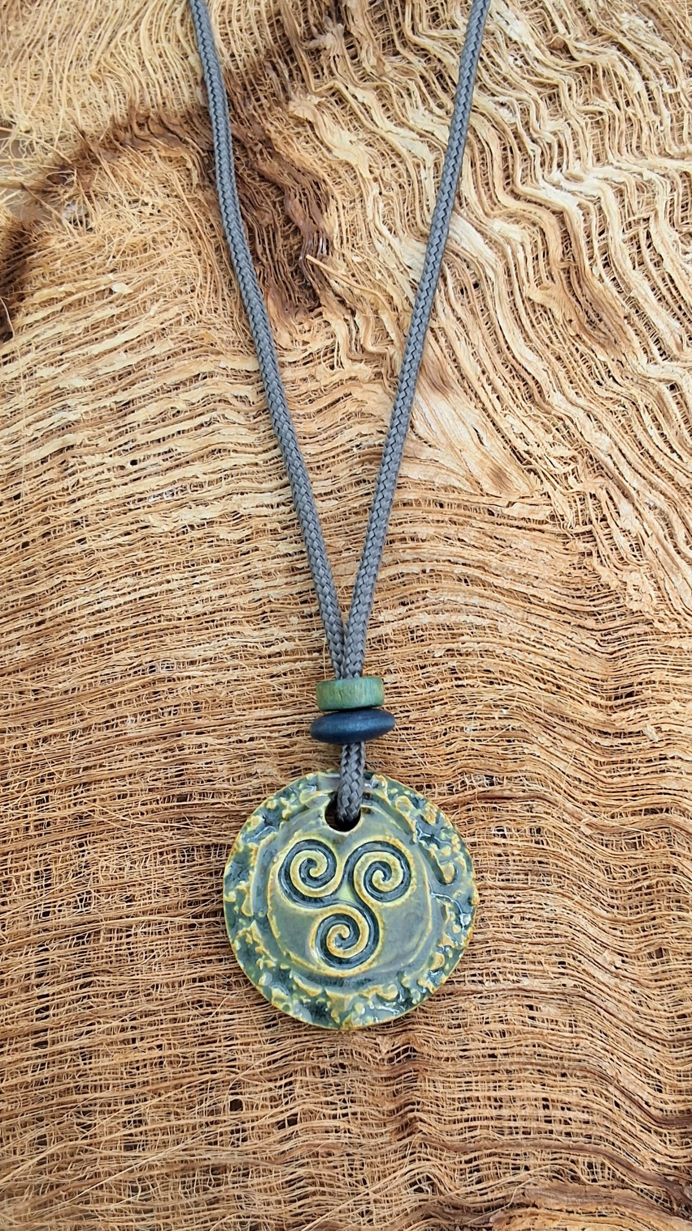 NKL-WTR02BNS: Water Celtic Ceramic Necklace in Butternut Squash Glaze