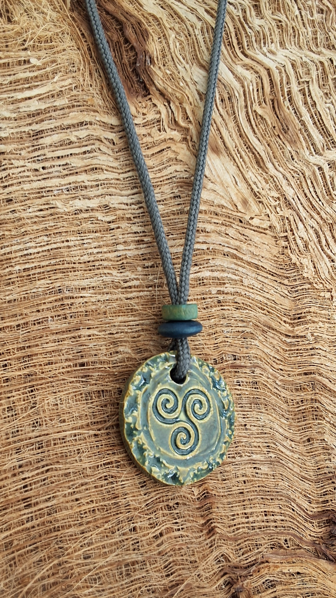 NKL-WTR02BNS: Water Celtic Ceramic Necklace in Butternut Squash Glaze