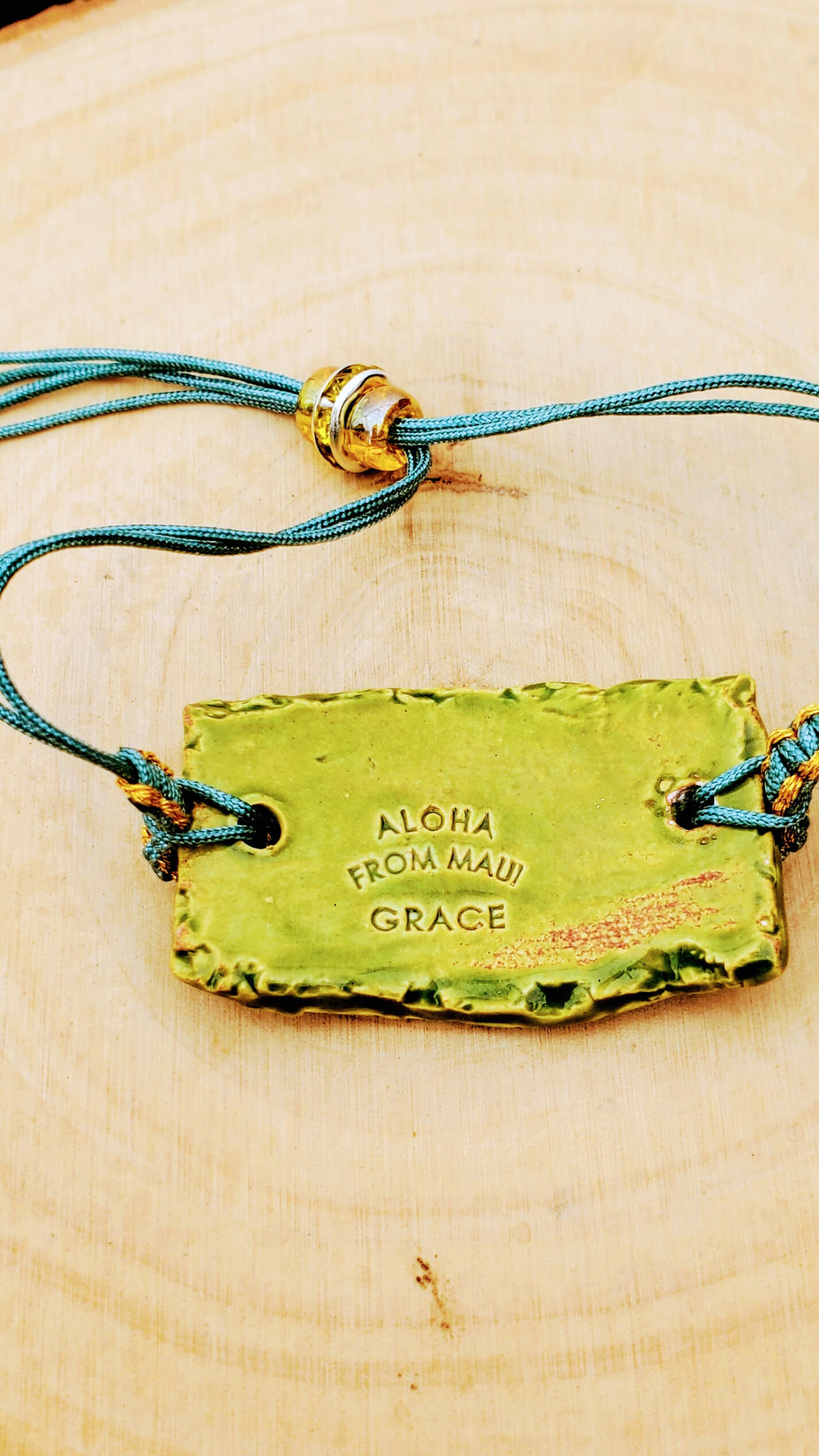 BLT-ALO01GRN: Aloha and Leis Adjustable Ceramic Bracelet – Green Glaze