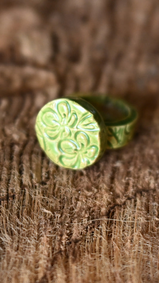 RNG-PLU01GRN: Green Plumeria Ceramic Ring