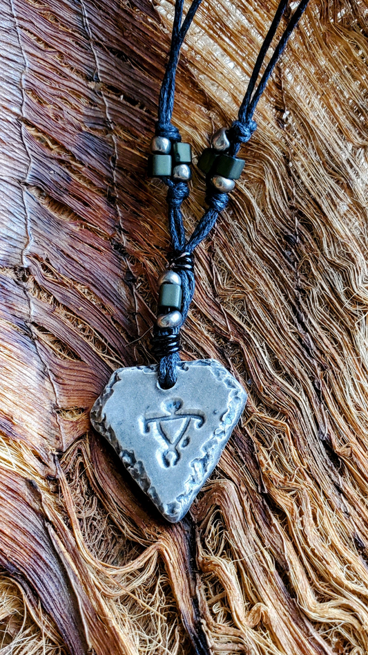NKL-WAR01GRY: Warrior Petroglyph Arrowhead Ceramic Necklace – Grey Glaze
