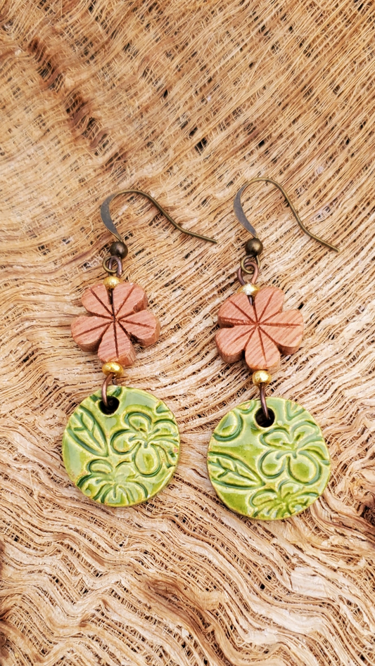 EAR-PLU02GRN: Round Plumeria Flower Ceramic Earrings – Green Glaze